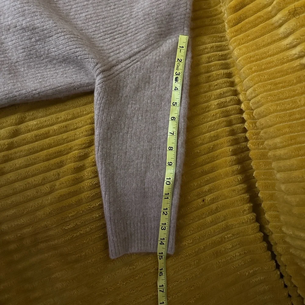 Quince oatmeal Women's cashmere fisherman sweater - Picture 8 of 9